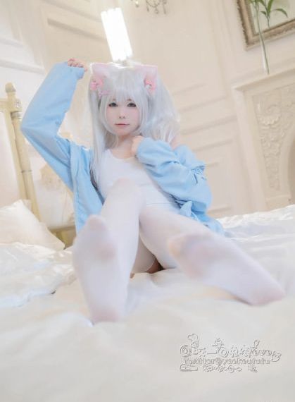 女子私密照被制成情色小卡片_高清最新电影在线观看